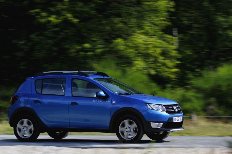  Dacia Sandero Stepway 2012 года  (фото 16 из 52)